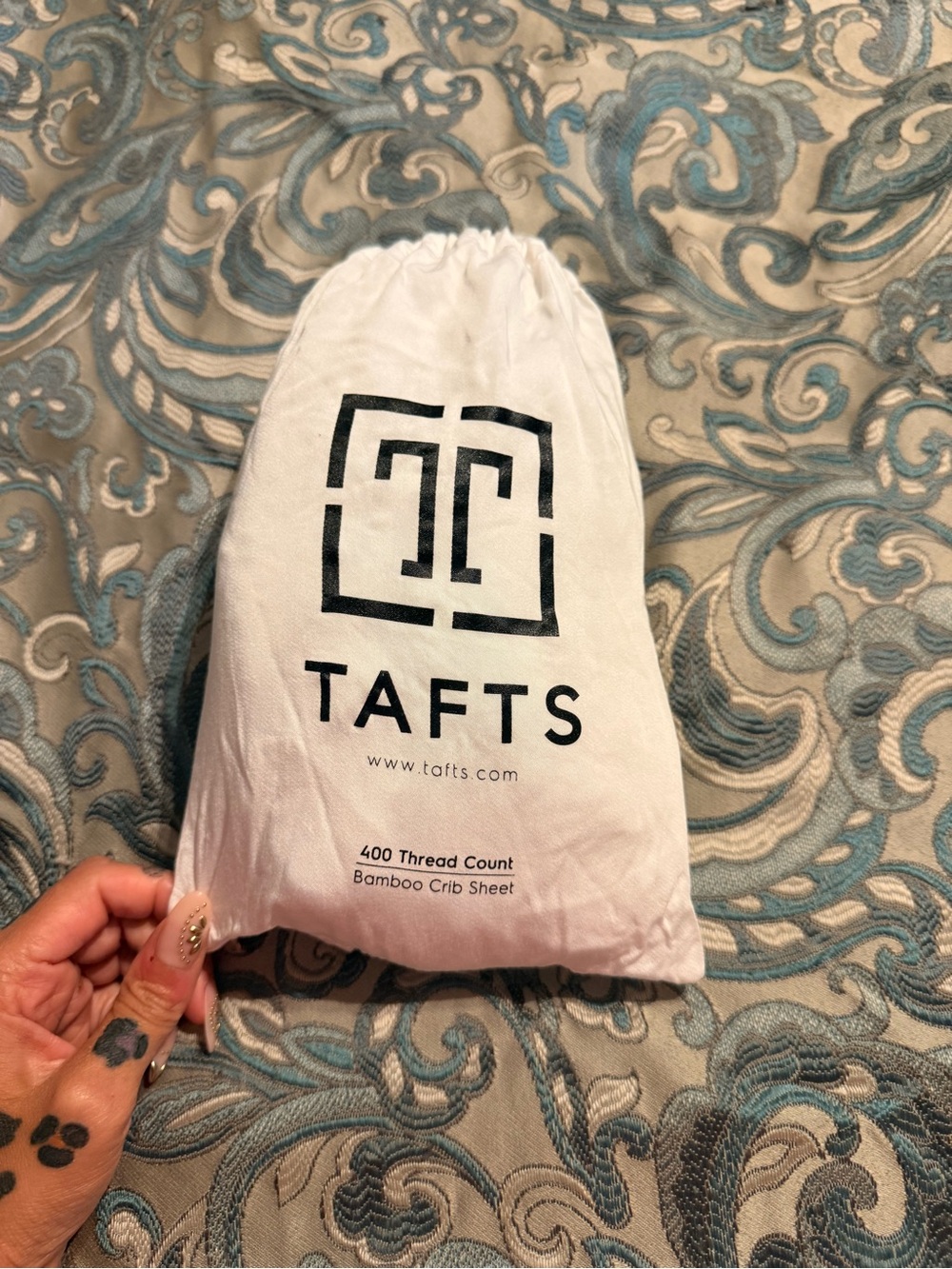 Tafts cream Crib Sheet